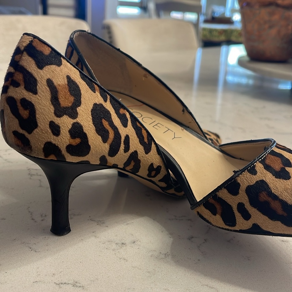 Pointed Toe Pump - image 4